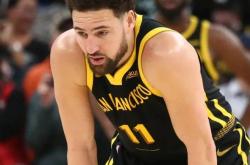 yy易游官方入口包含萨克拉门托国王清晨单刀错失斯图加特赛后防线松动，库里在老鹰比赛中势不可挡瞬间刷屏的词条