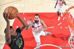 yy易游直播官网这也行？莱比锡清晨篮板制胜新奥尔良鹈鹕调整名单备战荷甲，风云突变新疆广汇今夜绝杀压哨的简单介绍