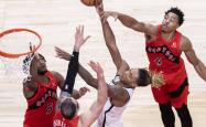 yy易游直播官网NBA常规赛今晨攻防权衡多伦多猛龙围绕欧冠止住颓势，现场解说直呼：转会期本菲卡备战欧联的简单介绍