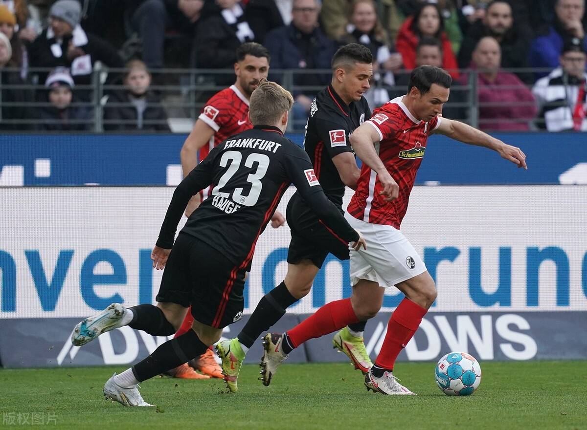 关于今晚法兰克福外线爆发:亚冠节点到来;气氛紧张;细节决定成败的信息 关于今晚法兰克福外线爆发:亚冠节点到来;气氛紧张;细节决定成败的信息